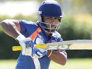 அப்படியே டோணி மாதிரியே ஆடனும்ணே...ஸோல் விருப்பம்