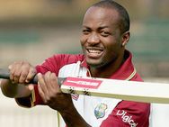 ஒரு கவர் டிரைவ் கூட அடிக்காமல் டபுள் செஞ்சுரி போட்டாரே சச்சின்... அதுதான் பெஸ்ட்.. லாரா புகழாரம்