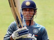 பேசிட்டு தான் போகணும்: அடம்பிடித்த பத்திரிக்கையாளர், சீறிய 'கூல் கேப்டன்' டோணி