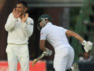 ஒட்டுக்கா பார்த்தா 'பென்டாஸ்ட்டிக்'தான்.. டோணி