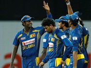 கிரிக்கெட் வாரியத்துக்கு எதிராக இலங்கை வீரர்கள் போர்க்கொடி