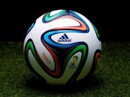 உலக கோப்பை கால்பந்தாட்டத்தில் இன்று 4 போட்டிகள்