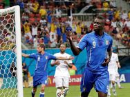 கோஸ்டாரிகாவை வீழ்த்தினால்.. இங்கிலாந்து ராணியின் முத்தம் தேவை: இத்தாலி வீரர் மரியோ பலோடெலி