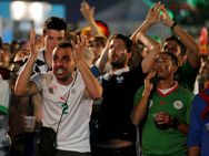 உலக கால்பந்து ரசிகர்களின் அதிர்ச்சி, மகிழ்ச்சி, விதவிதமான கொண்டாட்டங்கள் இவைதானுங்கோ...