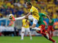 காயத்தால் கதறி அழுத நெய்மார்... அதிர்ச்சியில் புலம்பும் பிரேசில்!