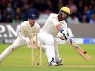 யுவராஜ் அபார சதம் போட்டும்.. கலக்கலாக வென்ற சச்சின் அணி!