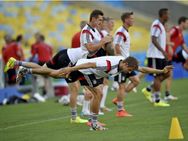 உலக கோப்பை கால்பந்து: சொந்த மண்ணில் பிரேசிலை வீழ்த்த ஜெர்மனி வியூகம்