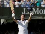 மறுபடியும் சட்டையைக் கழட்டிப் போட்டு ஆட மாட்டேன்.. இங். வீரர் பேலன்ஸ்!