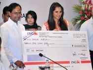 தெலுங்கானாவின் தூதராகும் தகுதி சானியா மிர்ஸாவுக்கு இல்லை- ஒன்இந்தியா வாசகர்கள் கருத்து