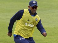 டோணியின் கேப்டன்ஷிப் டெஸ்ட் போட்டிக்கு லாயக்கில்லை: இங். முன்னாள் வீரர் மைக் பிரியர்லி