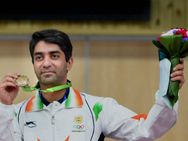 துப்பாக்கிச் சுடுதலில் இந்தியாவுக்கு 2 வெண்கலம் - பிந்த்ரா, ஆடவர் அணி பதக்கம் வென்றனர்