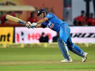 நாளை மைதானத்தில் கால் வைக்கும்போதே டோணி பெயரில் ஒரு சாதனை சேரப்போகிறது!