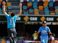 அவனும் அடிக்கிறான், இவனும் அடிக்கிறான்.. என்னாச்சு இந்தியாவுக்கு?