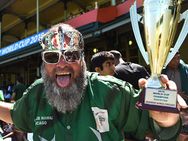 'தல' டோணிக்காக பிரார்த்திக்கும் பாகிஸ்தானிய ரசிகர்!