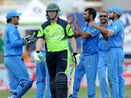 கூட்டத்துல பச்சை சட்டக்காரன் இருக்கானாப்பா.. கலந்து கட்டி 