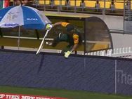 என் வழி, தனி வழி.. சீண்டாதிங்க...! அதிரடி வீரர் மில்லர் பேட்டிங் செய்ய எப்படி வந்தார் பாருங்க...