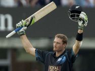 ஆக்லாந்தைக் கலங்கடித்த கப்தில் 