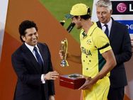 கலக்கிய கப்தில்.. கஞ்ச பிசினாரி மிட்சேல் ஸ்டார்க்.. உலக கோப்பை ஒரு ரவுண்ட்-அப்!