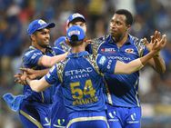 கொல்கத்தாவை கடைசி ஓவரில் வீழ்த்திய மும்பை.. பிளே-ஆப் வாய்ப்பை தக்க வைத்தது!