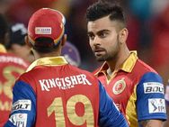 இந்த மழையிலும் உங்களுக்கு ஆட்டம் கேட்குதா.. நடுவர் தர்மசேனாவிடம் பாய்ந்த கோஹ்லி