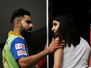 மழை 'கேப்பில்' அனுஷ்காவுடன் சந்திப்பு.. கோஹ்லிக்கு பிசிசிஐ நோட்டீஸ்