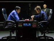 உலக செஸ் சாம்பியன் கார்ல்சனை வீழ்த்தினார் இந்திய வீரர் விஸ்வநாதன் ஆனந்த்..