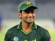 மீண்டும் சர்ச்சை.. பாகிஸ்தான் முன்னணி பவுலர் முகமது ஹபீஸ் பந்து வீச ஓராண்டு தடை!