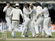 ஆஷஸ் 2வது டெஸ்டில் ஆஸ்திரேலியா இமாலய வெற்றி.. தொடரை சமன் செய்தது