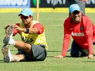 ஷிகர் தவான் கொள்ளைக்காரன் மாதிரியே சிரிப்பார்: ரெய்னா குசும்பு