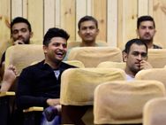 பெங்களூரில் சாய்னா நேஹ்வாலுடன் ஹிந்தி சினிமா பார்த்த இந்திய கிரிக்கெட் வீரர்கள்