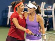 சீன ஓபன் கோப்பையோடு வெற்றி மங்கையாக நாடு திரும்பிய சானியா மிர்சா