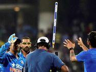 வெற்றி மீது வெற்றி வந்து என்னை சேரும்.. அதை வாங்கி தந்த பெருமையெல்லாம் கோஹ்லியை சேரும்: டோணி