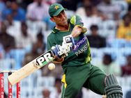பாகிஸ்தான் முன்னணி கிரிக்கெட் வீரர் யூனிஸ்கான் ஒருநாள் போட்டிகளில் இருந்து ஓய்வு