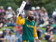 இங்கிலாந்திற்கு எதிரான முதல் டெஸ்ட் தோல்வி எதிரொலி: கேப்டன் பதவியில் இருந்து விலகினார் ஆம்லா !