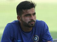 ஸ்லெட்ஜிங்கில் சீறிய ஸ்டீவ் ஸ்மித்.. பவுலிங்கால் பழிவாங்கிய பரிந்தர்! இந்தியா-ஆஸி. போட்டியில் அனல்