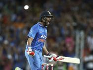 வயசானாலும் ஸ்டைலும், இளமையும் அப்படியேத்தான் இருக்கு: யுவராஜுக்கு கவாஸ்கர் ஷொட்டு