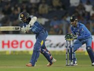 ஆக மொத்தம் இது இந்தியா பிட்சே அல்ல.. இலங்கையிடம் தோற்ற பிறகு டோணி 'கண்டுபிடிப்பு'!