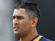 ரூ.100 கோடி இழப்பீடு வேண்டும்.. மேட்ச் பிக்சிங் செய்தி வெளியிட்ட நாளிதழுக்கு டோணி நோட்டீஸ்