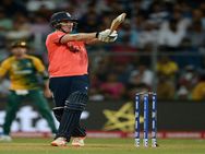 டி20 உலக கோப்பை: கடின இலக்கை விரட்டிய இங்கிலாந்து சாதனை வெற்றி !