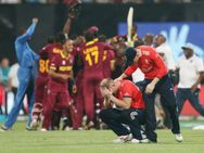 தெறிக்க விட்ட மே.இ. தீவுகள்.. சிதறிப் போன பென் ஸ்டாக்ஸ்!