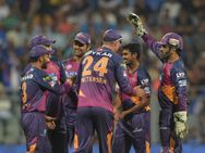 சட்டையை மாற்றினாலும் பட்டையை கிளப்புவோம்.. புனே வெற்றிக்காக டோணியை புகழும் அசத்தல் மீம்ஸ்கள்