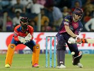 ஸ்டீவ் ஸ்மித் அதிரடி சதம் வீண்.. குஜராத் லயன்ஸ் கடைசி பந்தில் த்ரில் வெற்றி