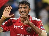 12 ரன் அடிக்க முடியாத பசங்களாகிட்டோமே.. அக்சர் பட்டேல் புலம்பல்