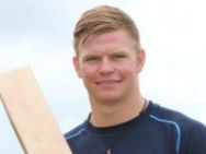 ஒரே ஓவரில் 6 சிக்சர் அடித்த நியூசிலாந்து வீரர்... டபுள் செஞ்சுரியும் கூட!