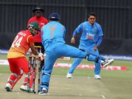 ஜிம்பாப்வேக்கு எதிரான கடைசி ஒருநாள் போட்டியிலும் வெற்றி.. கோப்பையை வென்றது இந்தியா