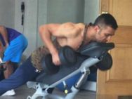 வயசானாலும், முடி நரைத்தாலும் டோணி எப்படி கும்முன்னு இருக்கார் தெரியுமா?