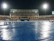 இந்தியாவின் முதல் பகலிரவு 4 நாள் போட்டிக்கு வருண பகவான் கட்டையைக் கொடுப்பார் போலயே!