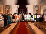 மத்திய அமைச்சர்களுக்கு இலாக்காக்கள் ஒதுக்கீடு ! ஸ்மிருதி ராணி ஜவுளித் துறைக்கு மாற்றம் !!