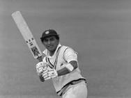 கவாஸ்கர் 10,000 ரன் சாதனை வீடியோவைத் தொலைத்து விட்டு திருதிருவென விழிக்கும் டிடி!