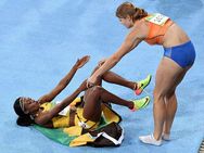 ரியோ ஒலிம்பிக்ஸ்: மகளிர் 200 மீ ஓட்டத்திலும் தங்கம் வென்றார் ஜமைக்காவின் தாம்சன்!